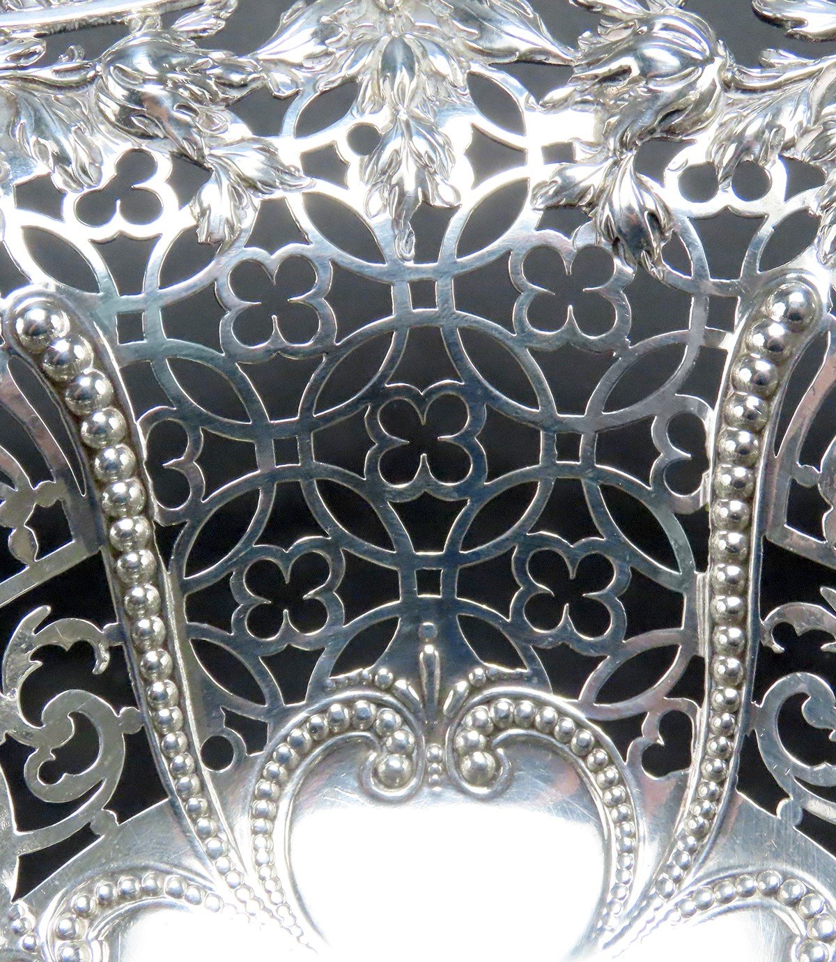 Elegant 1767 English Sterling Silver Large Basket Pierced Latticework Wolf Crest