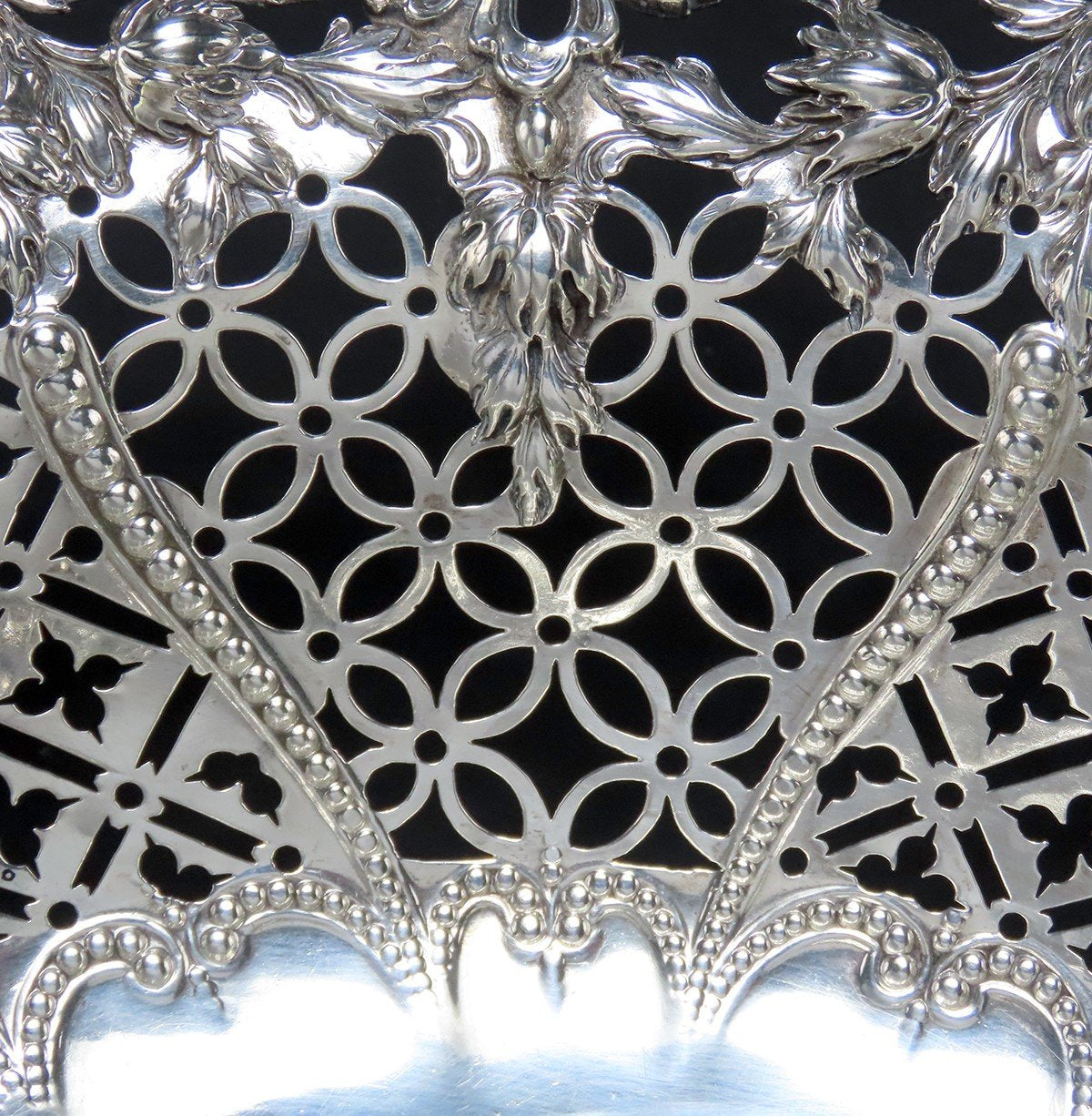 Elegant 1767 English Sterling Silver Large Basket Pierced Latticework Wolf Crest