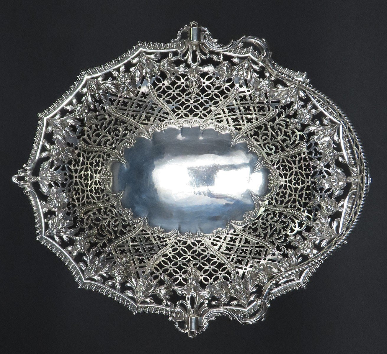 Elegant 1767 English Sterling Silver Large Basket Pierced Latticework Wolf Crest