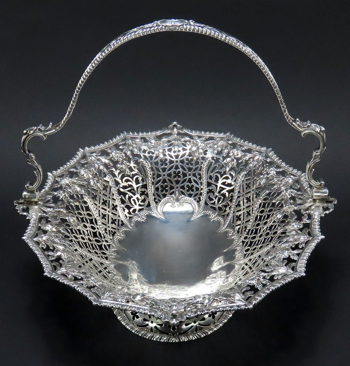 Elegant 1767 English Sterling Silver Large Basket Pierced Latticework Wolf Crest