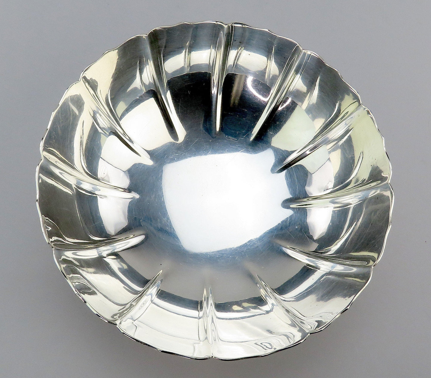 Fabulous Tiffany Co Dublin Sterling Silver Footed Bowl 7 Inches Diameter No Mono