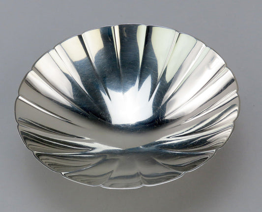 Fabulous Tiffany Co Sterling Silver Small Fluted Dish No Mono 6 Inches Diameter