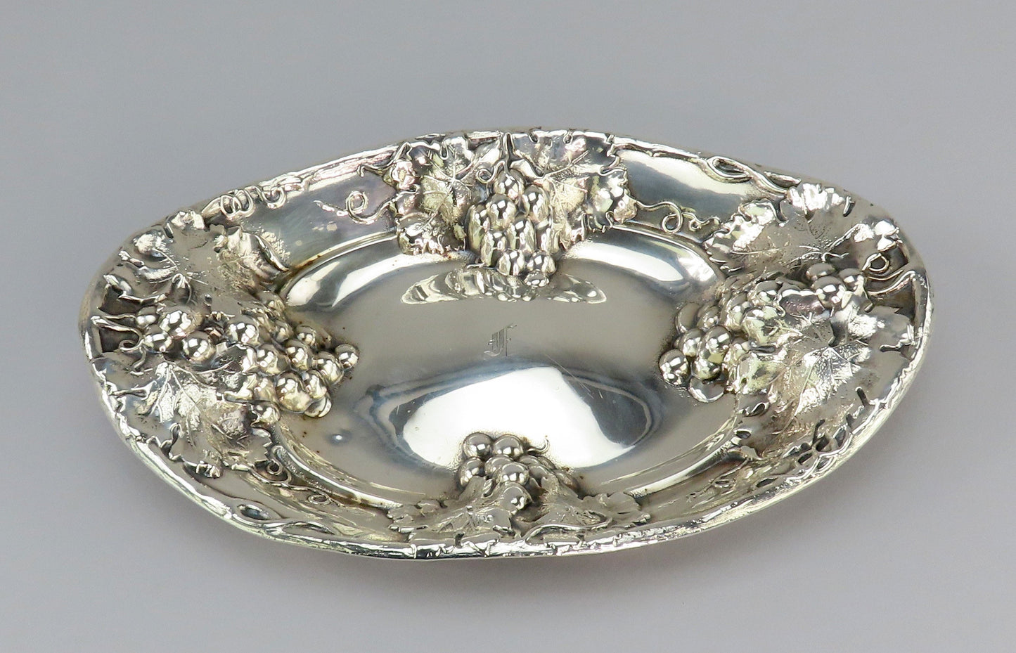 Beautiful Redlich Sterling Silver Oval Dish High Relief Grape Clusters 11" long
