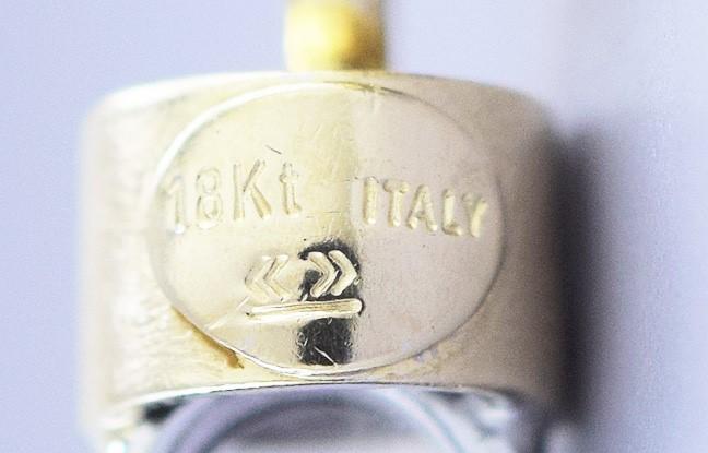 Stylish 18k White & Yellow Gold Toggle Clasp Bracelet w/Sapphire Accents
