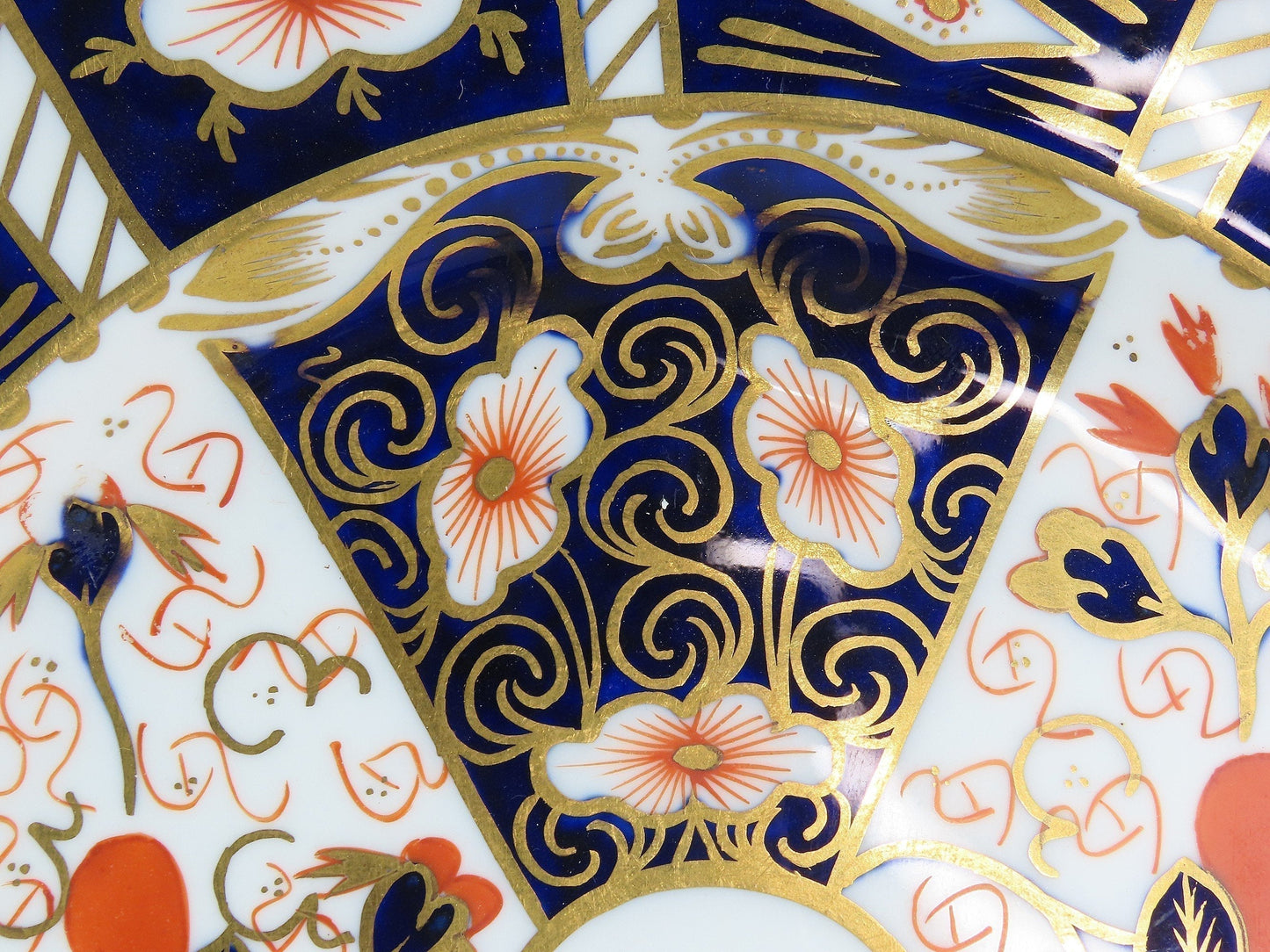 4 Royal Crown Derby 20th C Traditional Imari 2451 Salad Plates 8 1/8" - 8 1/2"