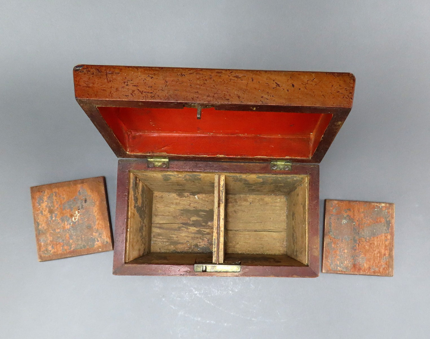 Nice English Early 1800s Mahogany Wooden Tea Caddy Original 2 Compartments