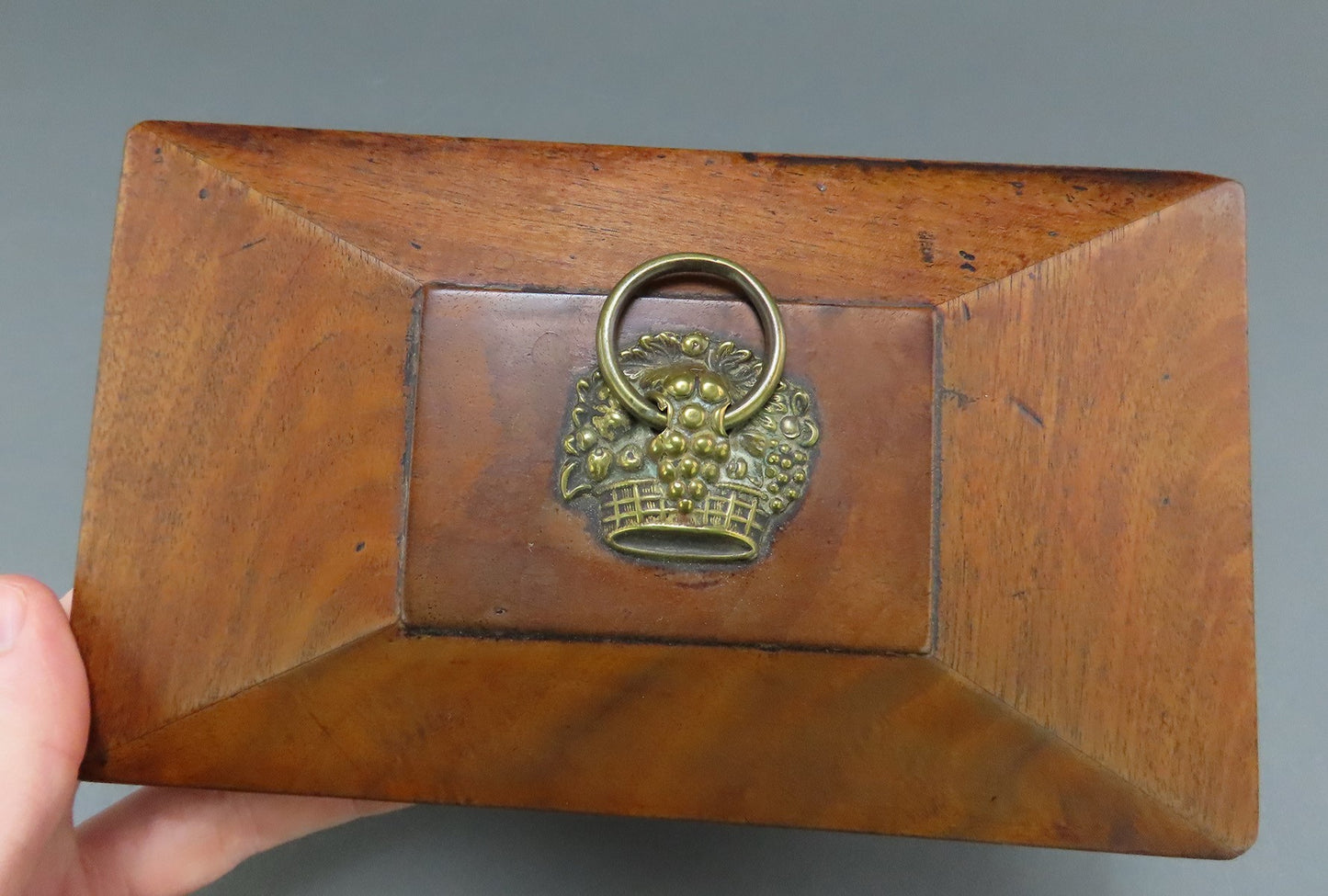 Nice English Early 1800s Mahogany Wooden Tea Caddy Original 2 Compartments