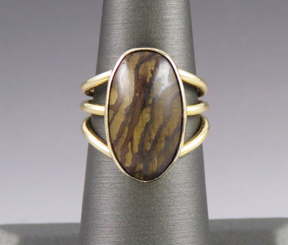 Vintage 14K Yellow Gold 3 Triple Band Petrified Wood or Stone Cabochon Ring