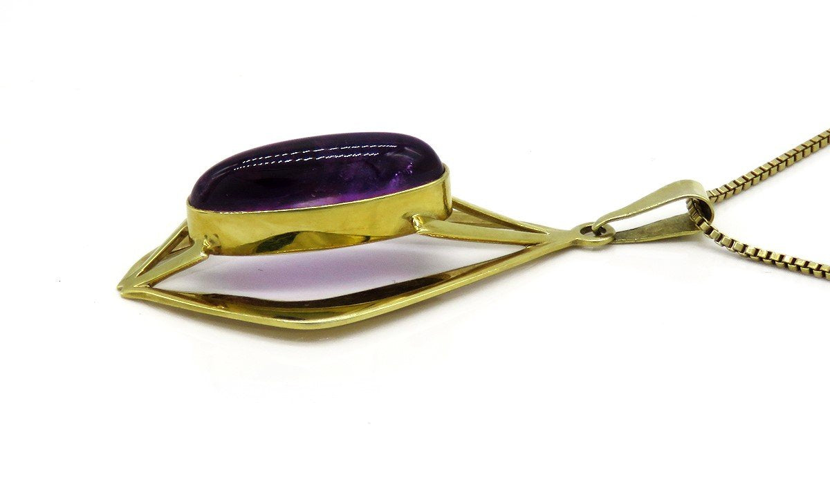 Regal Contemporary 14k Yellow Gold Amethyst Cabochon Pendant Necklace