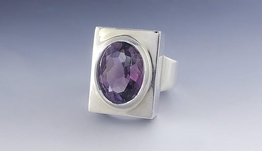 Stylish Sterling Silver Oval Cut Amethyst Statement Rectangular Modernist Ring