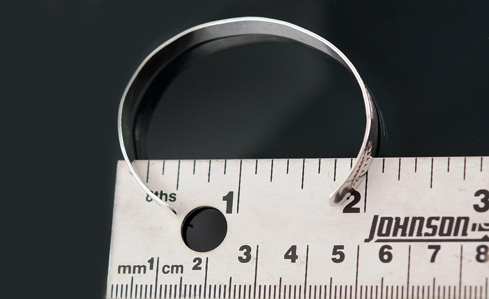 Rare American Southwest Sterling Silver Cuff Bracelet Punch Work Arrows Sm Size