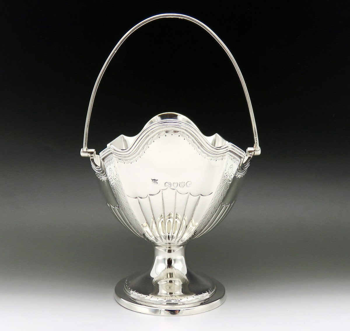 Lovely English Victorian Sterling Silver 1882 Footed Swing Handle Basket No Mono