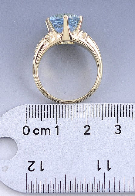Stunning Modern 14k Yellow Gold ~8ct Blue Aquamarine & Diamond Ring Size 9.25