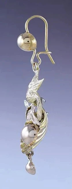 c1850s Lovely Pair Victorian Multi Color Gold Scallop Shell Earrings