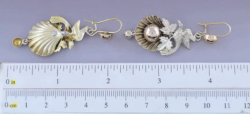 c1850s Lovely Pair Victorian Multi Color Gold Scallop Shell Earrings