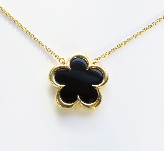Stylish Aspery Guldag 18k Yellow Gold Black Onyx Cinquefoil Flower Necklace