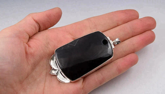 Unusual Sterling Silver Green Peridot and Dark Agate Stone Pendant w/ Leaf Motif