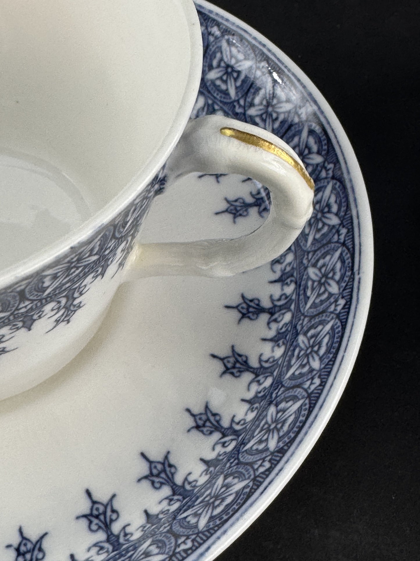 9 Royal Worcester Cups and Saucers Blue-And-White 1890