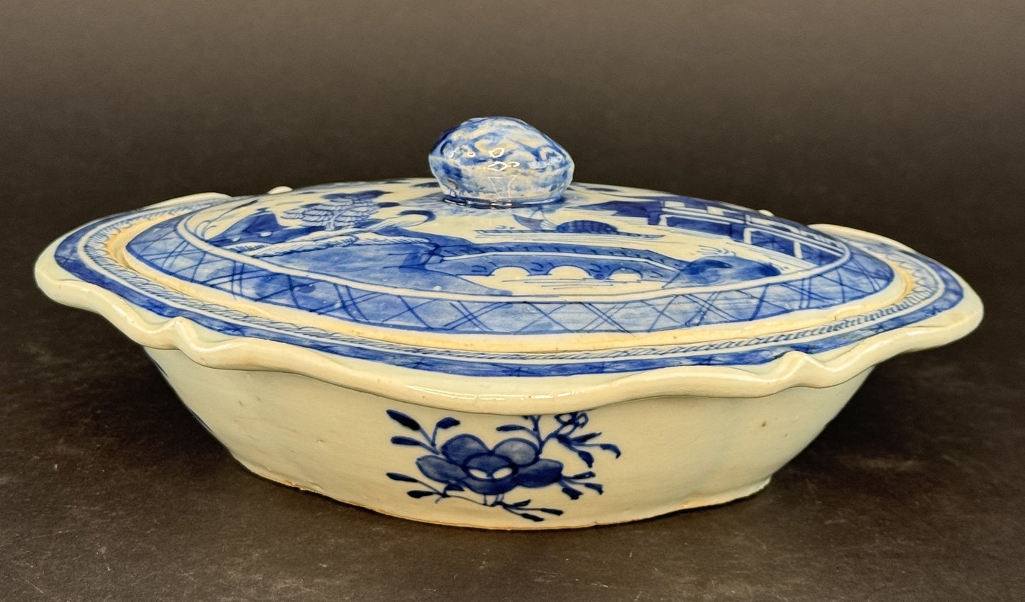 Mid/Late 1800s Chinese Export Blue White Canton Blue Willow Covered Serving Dish