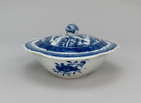 Antique Small Chinese Covered Vegetable Dish Mid-1800s Canton Pattern