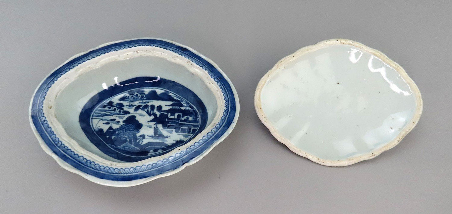 Antique Small Chinese Covered Vegetable Dish Mid-1800s Canton Pattern