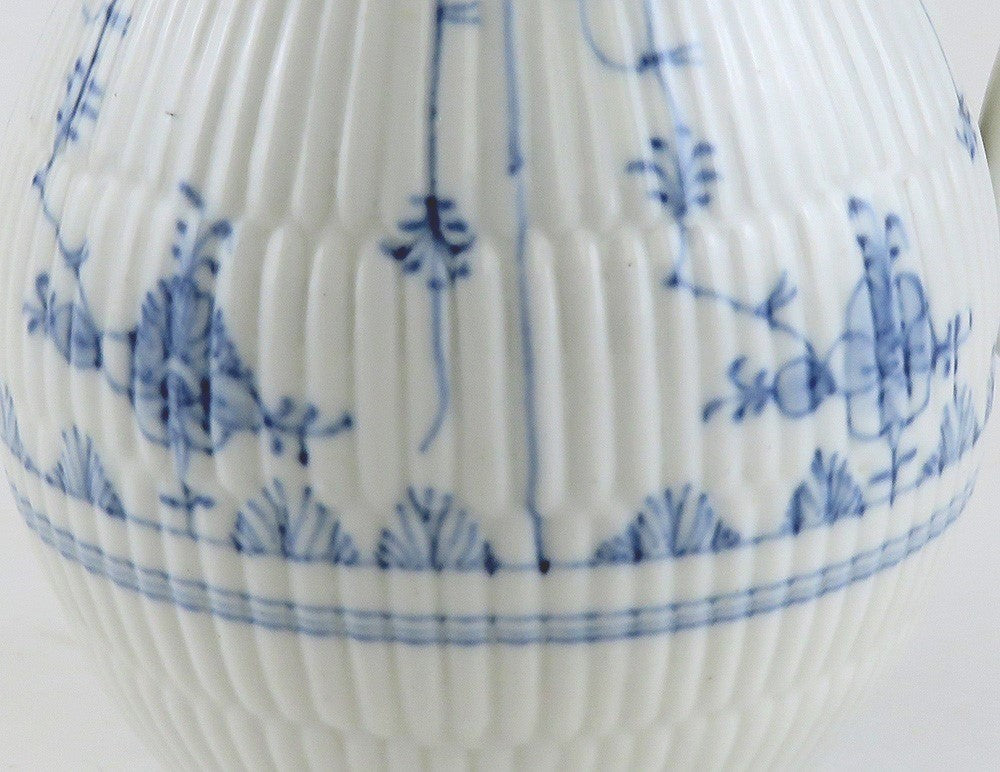18th Century Thuringia Germany Handpainted Strawflower Coffee Tea Pot Porcelain