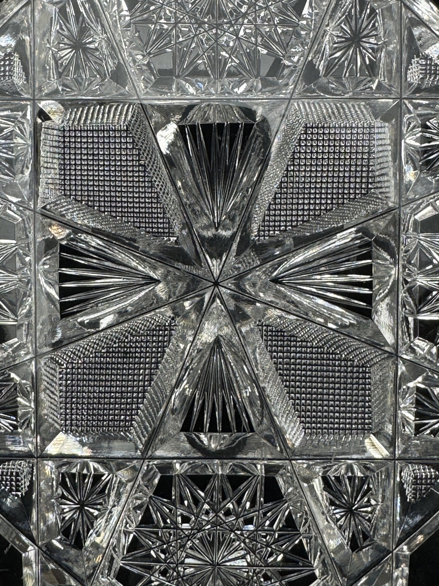 Brilliant Cut Glass Dish circa 1890 10-inch Diameter
