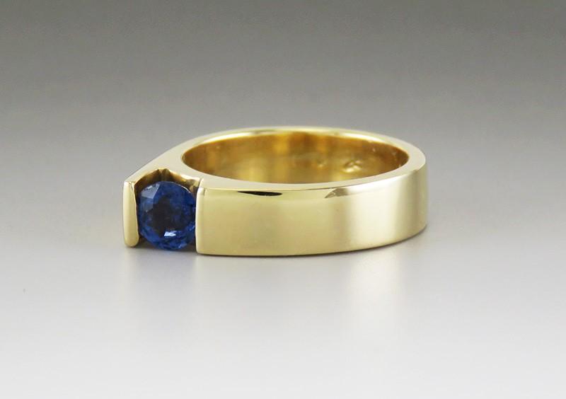 Beautiful 14k Yellow Gold .50ct Blue Sapphire Ring Size 5.5