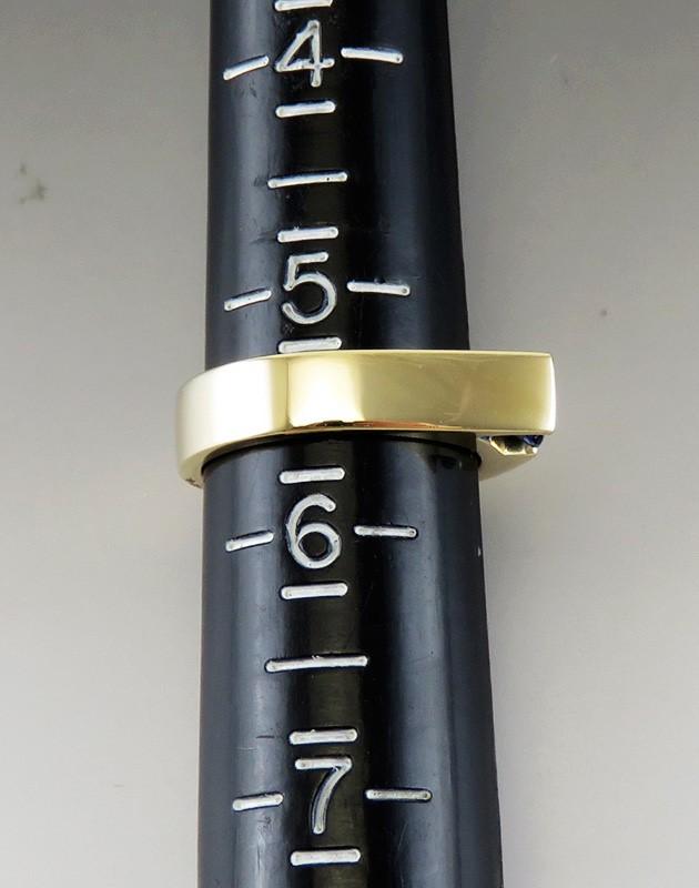 Beautiful 14k Yellow Gold .50ct Blue Sapphire Ring Size 5.5