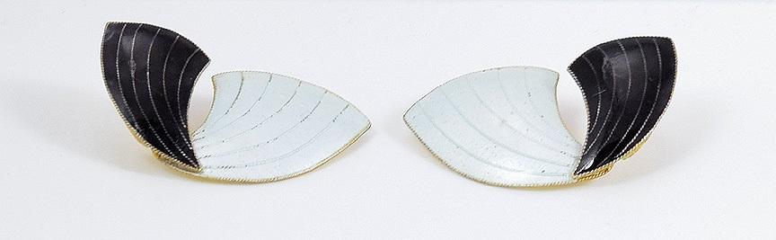 Retro 24k Gold Wash Sterling Silver White Black Enamel Cloisonné Shashi Earrings