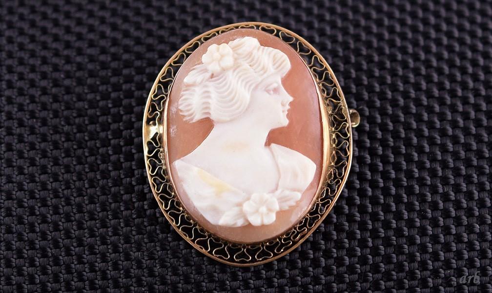 Stunning Antique 14k Yellow Gold Filigree Hand Carved Shell Cameo Girl w/ Roses