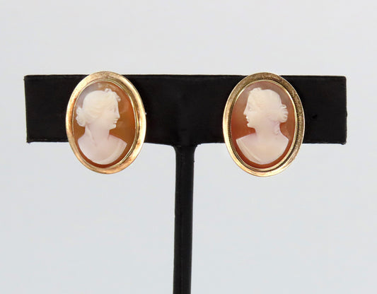 Adorable Vintage 1950s 14k Yellow Gold Carved Cameo Screwback Earrings