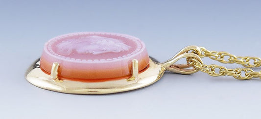 Elegant 14k Yellow Gold Carved Hardstone Cameo Pendant Necklace