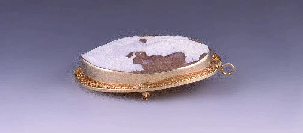Antique 1920s-30s American 14k Yellow Gold Carved Cameo Brooch Pin