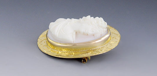Vintage Engraved 10k Gold Hand Carved Shell Cameo Brooch/Pin