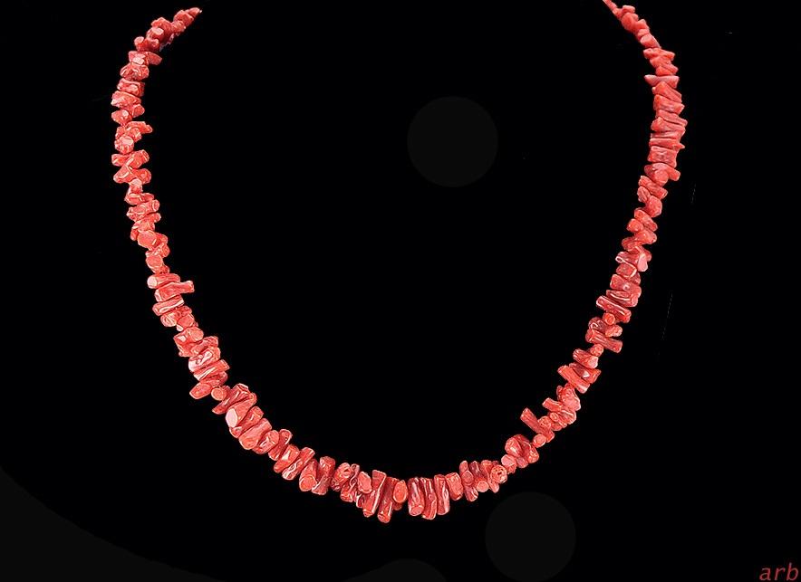 Late 1800s early 1900s Excellent Bright Red Branch Coral Clasp Necklace