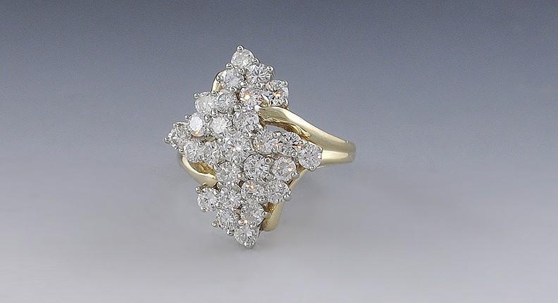 Stunning 14K Yellow Gold 1.5-2ct Diamond Cluster Ring Size 7