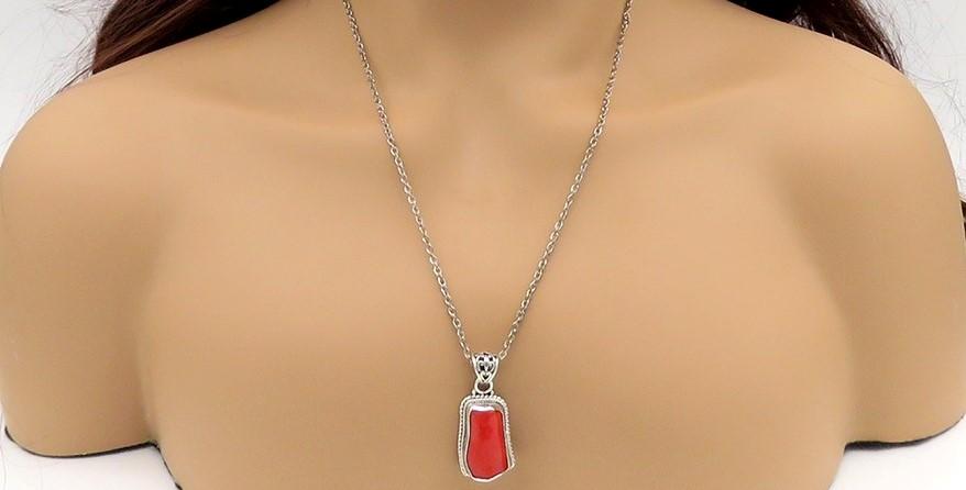 Striking VTG Handmade Tibet/Nepal Sterling Silver Red Coral Pendant
