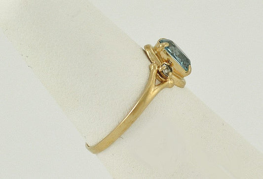 Lovely Little 10K Yellow Gold and Genuine Blue Topaz and CZ ring Size 6.75