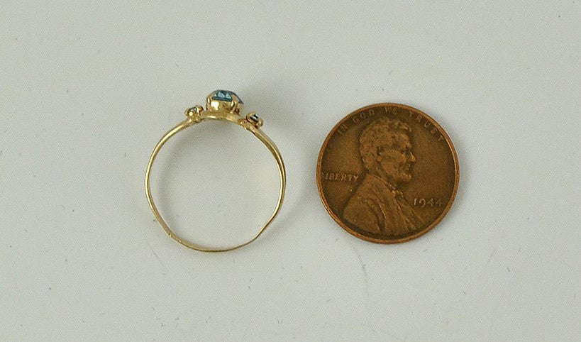 Lovely Little 10K Yellow Gold and Genuine Blue Topaz and CZ ring Size 6.75