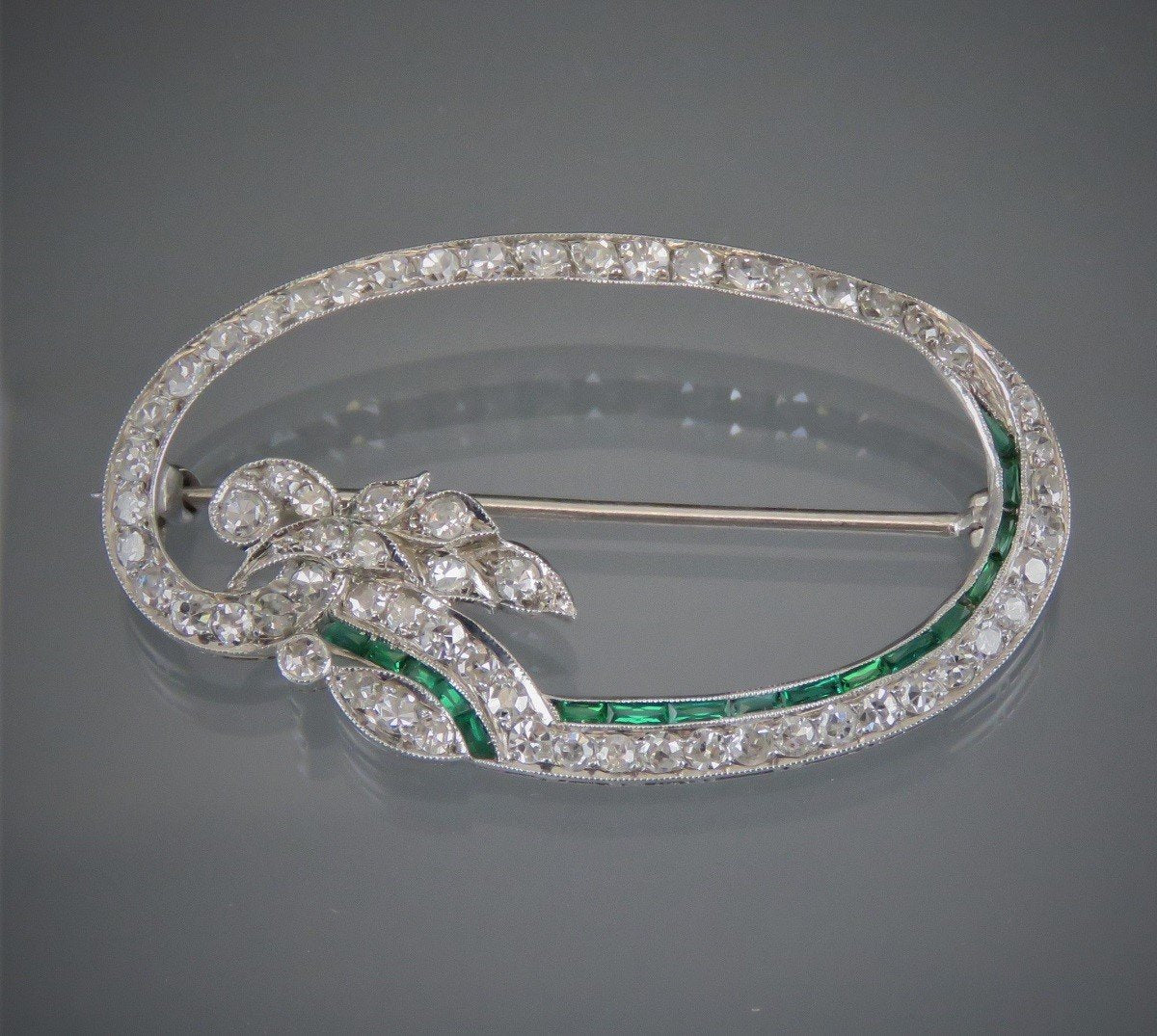 Exquisite Art Deco Platinum Diamond Emerald Brooch Pin c1920s