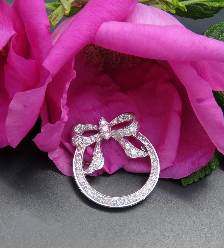 Stunning VTG Platinum ~.94ct Diamond Ribbon Bow Wreath Pin Brooch