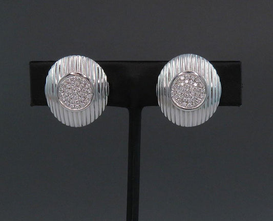Superb 18k White Gold VS Diamond Earrings Modern and Stylish