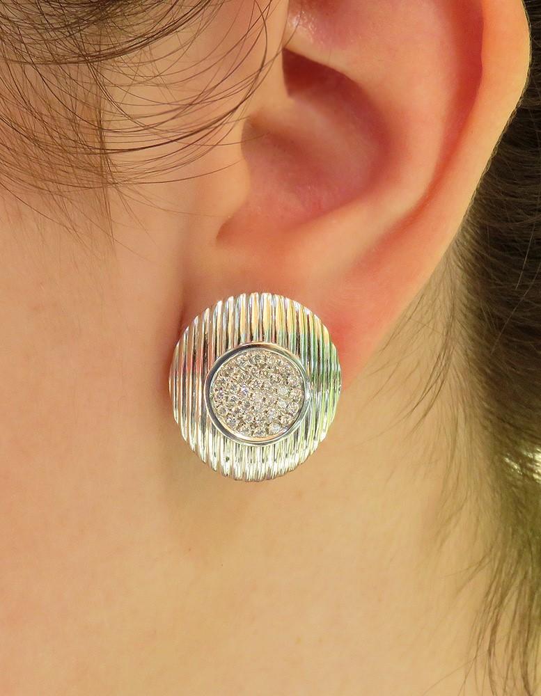 Superb 18k White Gold VS Diamond Earrings Modern and Stylish