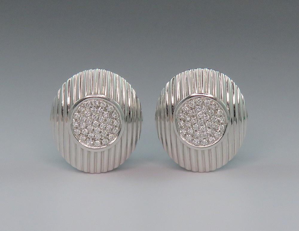 Superb 18k White Gold VS Diamond Earrings Modern and Stylish