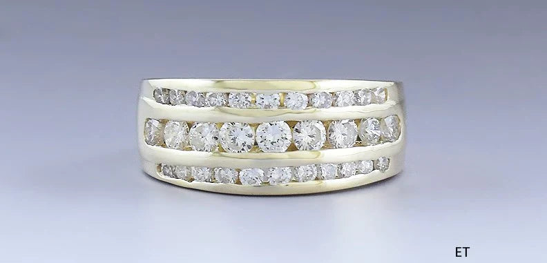 Nice Quality 14K Gold & Modern Brilliant Cut Diamond Ring