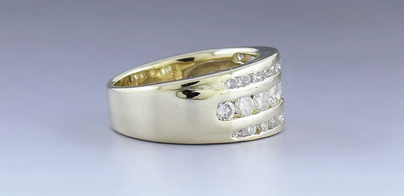 Nice Quality 14K Gold & Modern Brilliant Cut Diamond Ring