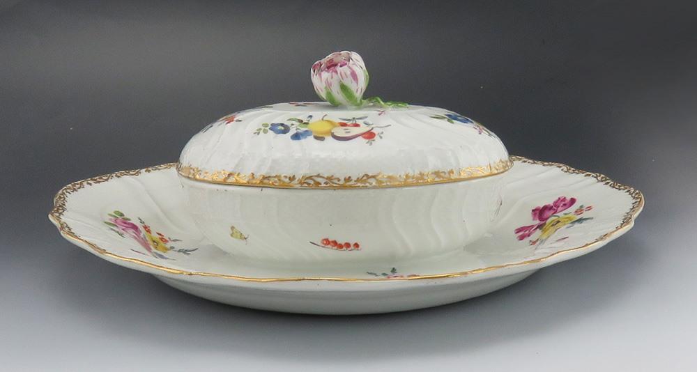 Antique c1765 Meissen Porcelain Covered Sauce Bowl With Attached Platter