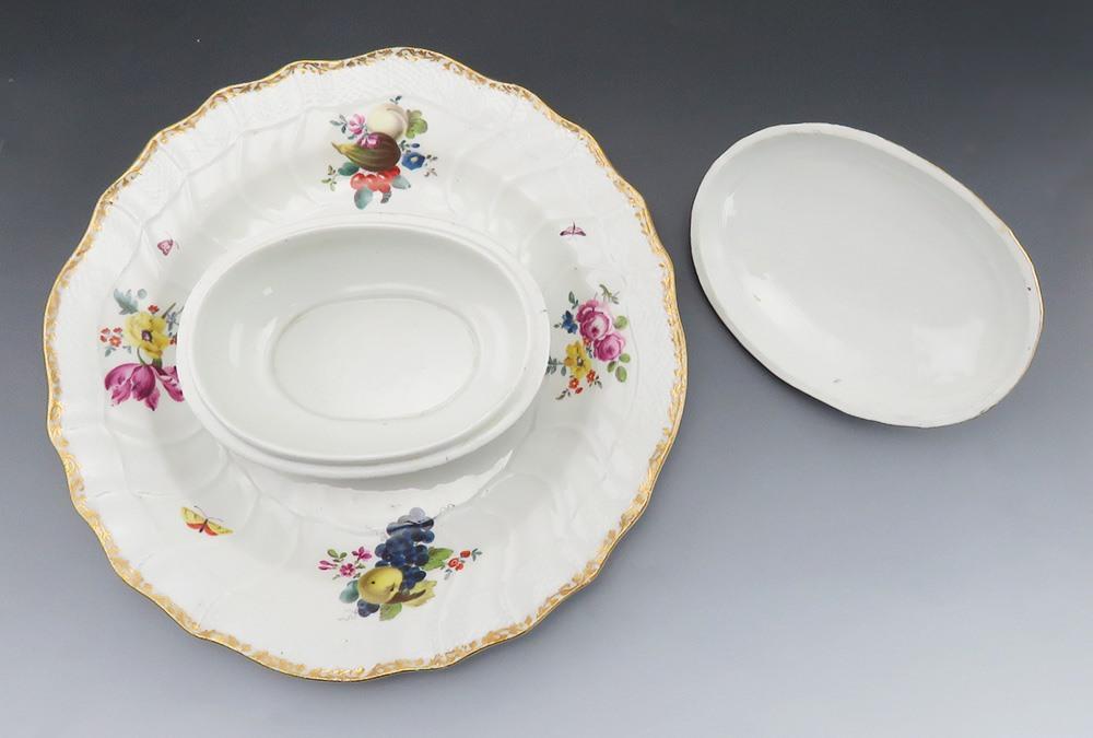 Antique c1765 Meissen Porcelain Covered Sauce Bowl With Attached Platter