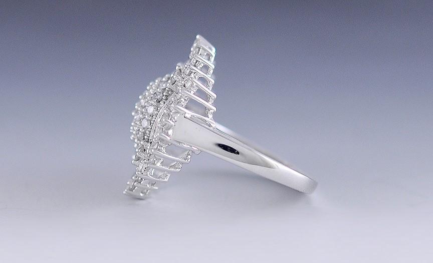 Stunning Diamond Cluster 14k White Gold Ring Size 7.25